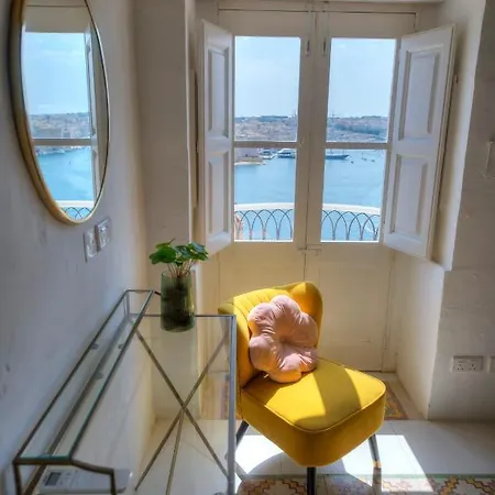 Spacious Maisonette With Spectacular Views Ibri1-1 *