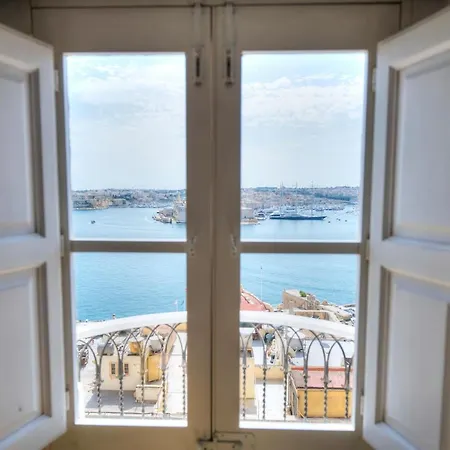 Spacious Maisonette With Spectacular Views Ibri1-1 *