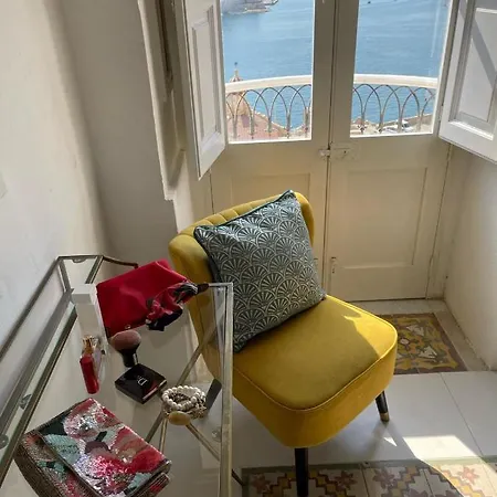 Spacious Maisonette With Spectacular Views Ibri1-1 *