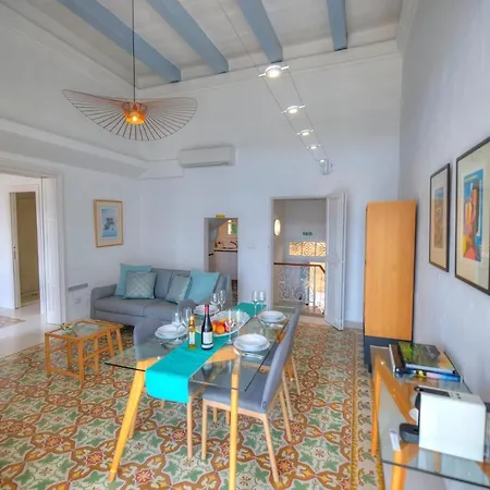 Spacious Maisonette With Spectacular Views Ibri1-1