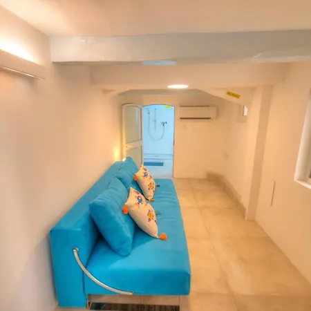 別荘 Spacious Maisonette With Spectacular Views Ibri1-1