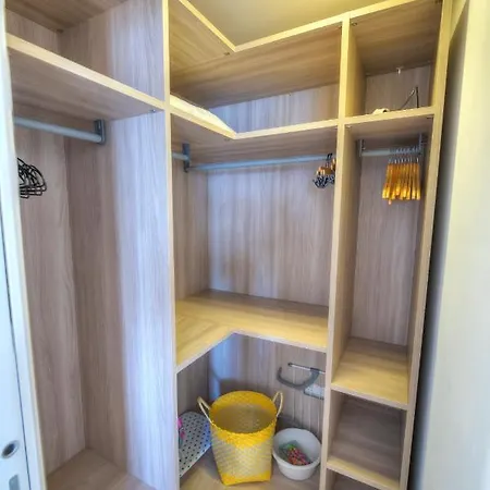 別荘 Spacious Maisonette With Spectacular Views Ibri1-1