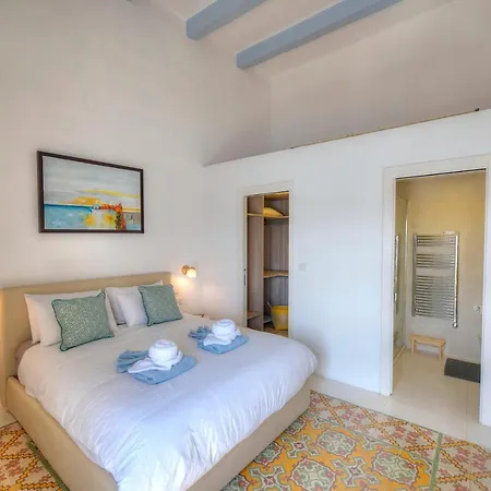 Spacious Maisonette With Spectacular Views Ibri1-1 別荘 *