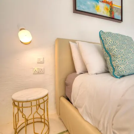 別荘 Spacious Maisonette With Spectacular Views Ibri1-1 バレッタ