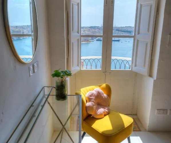 Spacious Maisonette With Spectacular Views Ibri1-1 *