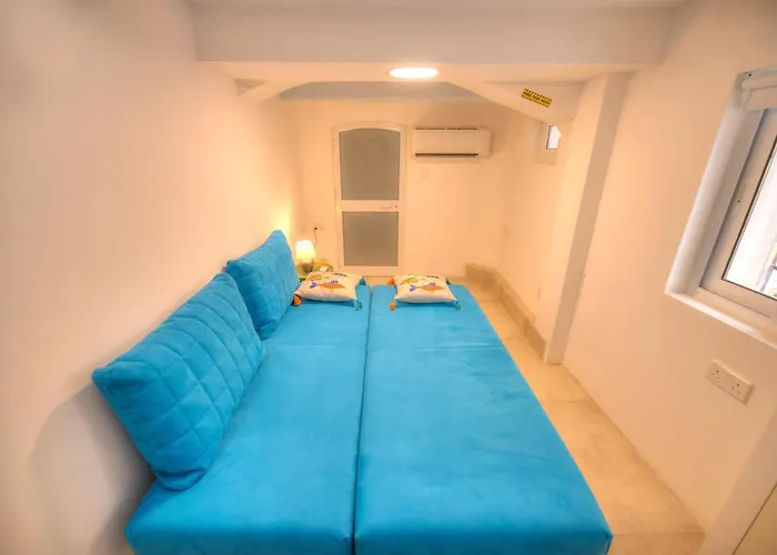 Spacious Maisonette With Spectacular Views Ibri1-1