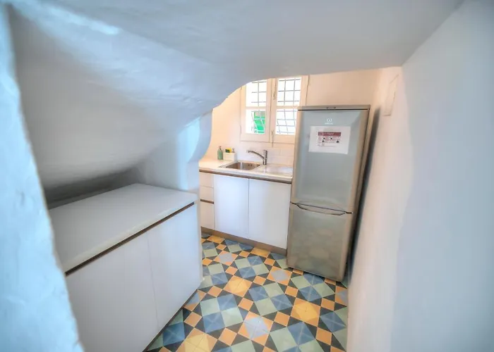 Spacious Maisonette With Spectacular Views Ibri1-1 *