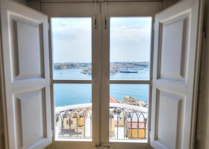 Spacious Maisonette With Spectacular Views Ibri1-1 *